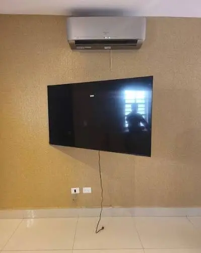 Instalación de TV en pared - Lampistería Barcelona